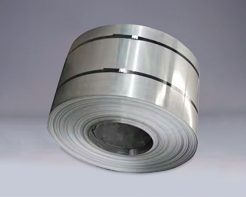 Apa kaluwihan industri saka coil baja sing digulung?